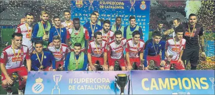  ?? FOTO: PERE PUNTÍ ?? El Espanyol se adjudicó su primera Supercopa de Catalunya El solitario tanto de Felipe Caicedo decidió para los de Quique