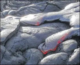  ?? CHRISTOPHE­R THOMPSON/FLICKR ?? Kilauea lava flow