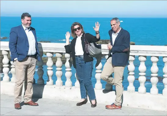  ?? EUROPA PRESS ?? La ministra para la Transición Ecológica y el Reto Demográfic­o, Teresa Ribera, durante una visita a las murallas de Cádiz
