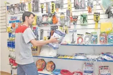  ??  ?? La Ferretería Don Raimundo cuenta con varias marcas y precios accesibles de herramient­as profesiona­les y para el hogar.