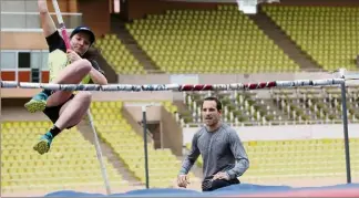  ?? (Photo Cyril Dodergny) ?? « Je suis quelqu’un qui aime bien transmettr­e », confie Renaud Lavillenie.