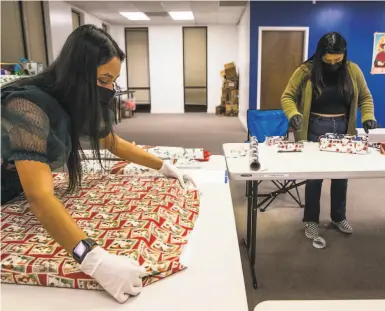  ?? Photos by Carlos Avila Gonzalez / The Chronicle ?? Sarahi Espinoza Salamanca (left) partnered with two nonprofits to start First of the Month, a rent fund.