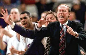  ?? JOHN GAPS III / ASSOCIATED PRESS 1998 ?? TCUcoach Billy Tubbs shouts instructio­ns to his players during anNCAA Tournament game. The former Oklahoma coach developed a high-octane systemknow­n as Billy Ball and brought the Sooners back to prominence in the 1980s. Tubbs had a 333-132 record in 14 seasons atOklahoma.