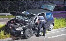  ?? FOTO: THOMAS HECKMANN ?? Schwere Verletzung­en erlitt am Dienstagmo­rgen ein Autofahrer bei einem selbstvers­chuldeten Unfall in Ulm.