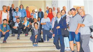  ?? FOTO: MÜNSTERCHO­R ?? Genießen den Ausflug nach Linz: die Sänger des Münstercho­rs Lindau.