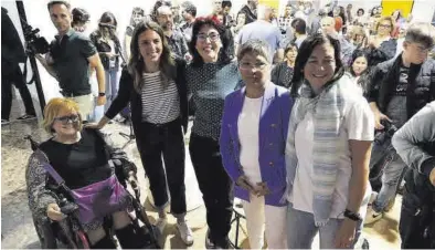  ?? GABRIEL UTIEL ?? Irene Montero estuvo, junto a Saavedra y Barceló, en un acto con colectivos feministas en una librería de Castelló.