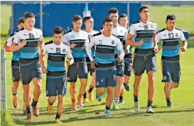  ??  ?? Entrenamie­nto de las Chivas