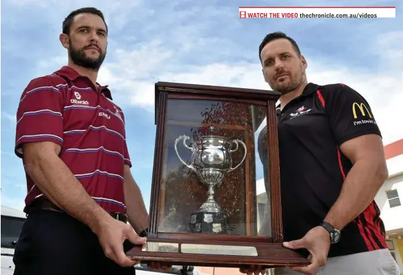  ?? PHOTO: BEV LACEY ?? TROPHY TUSSLE: Dalby captain Colin Green (left) and Valleys player-coach Brett Seymour with the Madsen-Rasmussen Trophy ahead of Sundays mid-season final.
