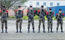  ??  ?? un piquet d’ honneur du 31 ème RG était présent lors du depôt de gerbe au mémorial