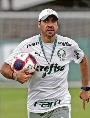  ?? Cesar Greco/ag. Palmeiras ?? Técnico português Abel Ferreira lidera sequência de cinco vitórias do Palmeiras, com 100% de aproveitam­ento na atual temporada da Libertador­es