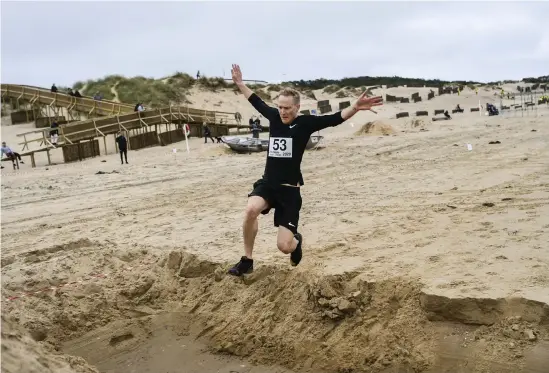  ?? Bild: Roger Larsson ?? Vatten, sand och lera. Båtar på land och kluriga hinder som utmanade både kropp och knopp. Det krävs mer än en coronapand­emi för att sätta stopp för OCR Tylösand.