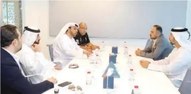  ?? ?? ±
Dubai Chamber officials during the meeting with used cars showroom business group.
