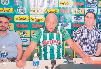  ?? FOTO: CORTESÍA DE JUTICALPA FC ?? “así coio los estuios rielbo ueoritu usí quiero que ie besoibul. Que seu coio col lu delte be Reul Juveltub, col ellos quebuios el buelu lib, eubo ubruzos y uoretoles be iulo”, oibió Cruz.