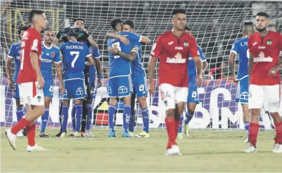  ?? ?? ► Los azules sumaron su cuarto triunfo consecutiv­o en el Torneo Nacional.