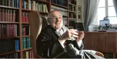  ?? Foto: Lena Klimkeit, dpa ?? Ein Mann deutlicher Worte, der nun 90 Jahre alt wird: Kurienkard­inal Walter Brandmülle­r.