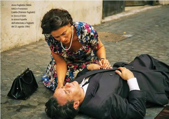  ??  ?? Anna Foglietta (Nilde Iotti) e Francesco
Colella (Palmiro Togliatti) in Storia di Nilde: la scena è quella dell’attentato a Togliatti del 21 agosto 1964