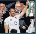  ??  ?? UNIQUE Robshaw lifts the trophy