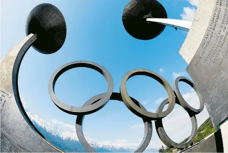  ??  ?? Das olympische Denkmal für die Spiele 1964 und 1976 am Bergisel ist ausbaufähi­g, sagen quasi die Befürworte­r einer Bewerbung für die Winterspie­le 2026. Die tirolweite Befragung am 15. Oktober steht ihrer Meinung nach etwas zu sehr im Schatten der...