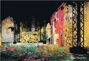  ?? ARXIU ?? ‘La dama d’or’ de Klimt en primer terme, en una exposició a París