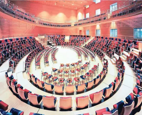  ?? FOTO: VOLKER KREIDLER ?? Ein Oval für die Musik: der Pierre-Boulez-Saal in Berlin. Die Zahl der Zuhörer ist in den letzten Monaten deutlich gewachsen.