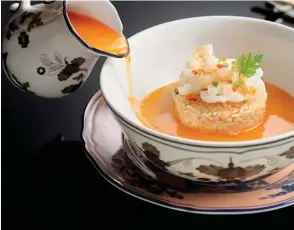  ??  ?? (left) Feast on poached rice with succulent lobster meat bathed in lobster broth.