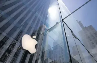  ?? MARK LENNIHAN/AP-16/6/2020 ?? Recorde. Na quinta, Apple teve a maior queda diária de Wall Street, perdendo US$ 180 bi