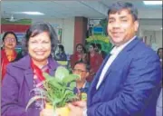  ??  ?? Principal Sudha Acharya, ITL Public School, welcoming Dr Biswajit Saha, CBSE director.