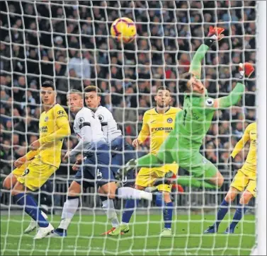  ??  ?? DERROTA. El Chelsea perdió por primera vez esta temporada en la Premier League.