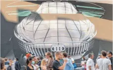  ?? FOTO: PETER KNEFFEL/DPA ?? Messestand von Audi auf der IAA Mobility in München.
