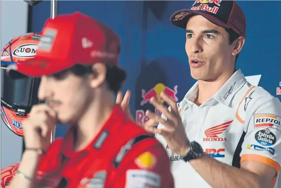  ?? FOTO: GETTY ?? Marc Márquez en la rueda de prensa oficial del Gran Premio de España El ocho veces campeón mundial regresa este fin de semana al circuito donde sufrió su peor caída