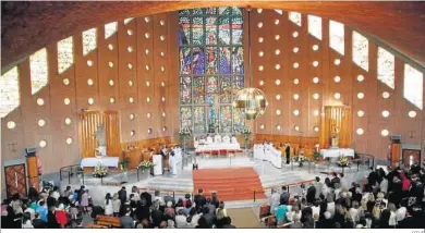  ?? RTVE ?? Un templo madrileño durante la celebració­n de la Eucaristía en ‘El día del Señor’.