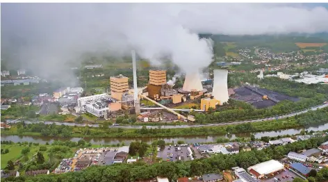  ?? FOTO: IRIS MAURER ?? Die Kohle, die Betreiber Steag im Kraftwerk Völklingen Fenne verbrennt, stammt zum Teil aus dem umstritten­en kolumbiani­schen Tagebau El Cerrejón.