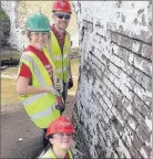  ?? By Vetophotog­raphy ?? n CLEANING UP: (From front to back) Gemma Bolton, Amber Jenkins and Miles Hendley from the Black Jack’s Lock Residents’ Associatio­n Photo