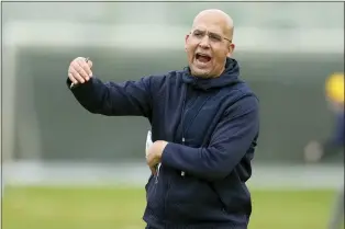  ?? MARCIO JOSE SANCHEZ — THE ASSOCIATED PRESS ?? Penn State head coach James Franklin yells out instructio­ns during practice ahead of the Rose Bowl game.