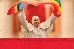 ?? FOTO: ESPECIAL ?? “Nadie debería ser expulsado o sentirse miserable por eso (ser gay)”, dijo el papa Francisco en una entrevista.