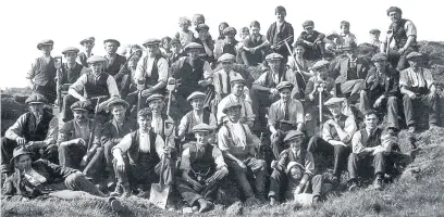  ??  ?? Diggers at Darlaston taking a rest from the sand pits