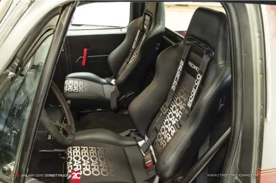  ??  ?? BELOW. CLEAN AND SIMPLE WAS THE NAME OF THE GAME WITH THE INTERIOR. RECARO SEATS, CLEANED UP DOOR PANELS, AND ACUSTOM ROLL BAR ARE ALL MINIMALIST CHANGES,AND COMPLETELY ADD USEFULNESS WITHOUT CLUTTER