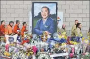  ?? AFP ?? Flowers laid out for the deceased Leicester City owner Vichai.