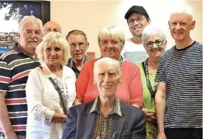  ?? ?? ●●Chris Aspin (front) at the Helmshore Local History Society exhibition