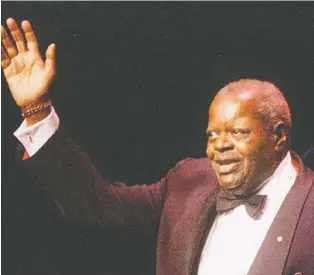  ?? FILES ?? Thousands of Montrealer­s have signed a petition to have the Lionel-groulx métro station named after legendary jazz pianist Oscar Peterson, who grew up in nearby Little Burgundy.