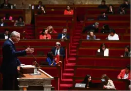  ?? (Photo AFP) ?? Le ministre de l’Économie Bruno Le Maire a lancé les débats, hier, face à une assemblée clairsemée.