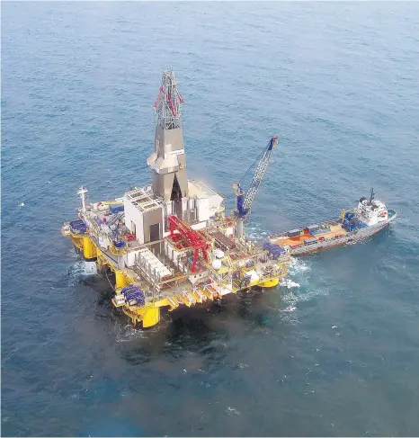  ??  ?? Aspecto general de las exploracio­nes de petróleo costa afuera realizadas en el mar Caribe colombiano.