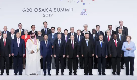  ??  ?? Los líderes del G20 en la Cumbre de Osaka acordaron impulsar la gobernanza económica mundial.