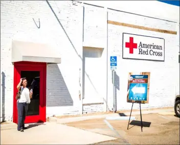  ?? PHOTO VINCENT OSUNA ?? An outside view of the new American Red Cross El Centro location on Thursday morning. The new location is located inside Furniture Palace, 742 Main Street, in El Centro.