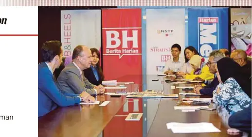  ?? PIC BY AZIAH AZMEE ?? German Ambassador to Malaysia Nikolaus Graf Lambsdorff (second from left) meeting senior New Straits Times Press editors during a visit to Balai Berita in Bangsar yesterday.