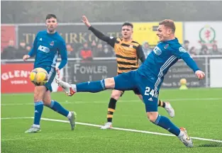  ?? ?? Fraser Fyvie opens the scoring for Cove against Alloa