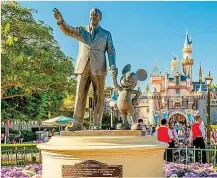  ?? ?? DISNEY Los activistas llevan llamando a su puerta desde el verano. Strive, liderado por Vivek Ramaswamy, lleva meses exigiendo a Disney que no opine de temas políticos y se centre en los negocios; al mismo tiempo, Third One, brazo inversor del millonario Daniel Loeb, le exigía cambios en el consejo, que se han saldado con la destitució­n hace unos días de su consejero delegado, Bob Chapek.