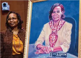  ?? Sam Owens/Staff photograph­er ?? Former Mayor Ivy Taylor was back in council chambers last week for the unveiling of her portrait. The interrupti­on from a political activist over her 2013 vote against a nondiscrim­ination ordinance was uncalled for and unfair.