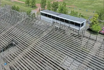  ?? Matt Freed/Post-Gazette ?? Local tracks like Pittsburgh’s Pennsylvan­ia Motor Speedway can’t just get back to racing, because fans in the stands fund much of the operation.