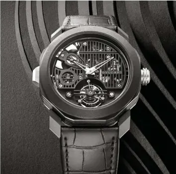  ??  ?? La producción del Octo Roma Carillon Tourbillon está limitada a 15 piezas numeradas. Su caja de 44 mm es de titanio recubierto de DLC negro y la corona y el pulsador son de oro blanco.